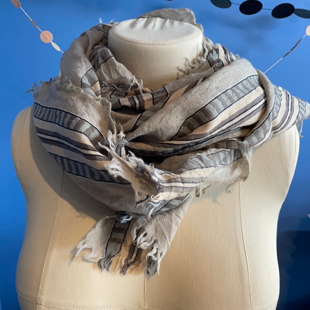 Aritzia Wilfred blanket scarf